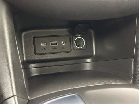 Used 2023 Chevrolet Equinox LT image 26