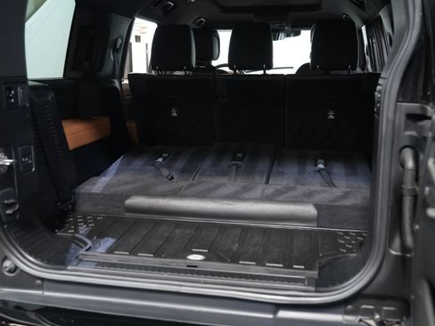 Used 2023 Land Rover Defender 130 X-Dynamic SE AWD/4WD image 52