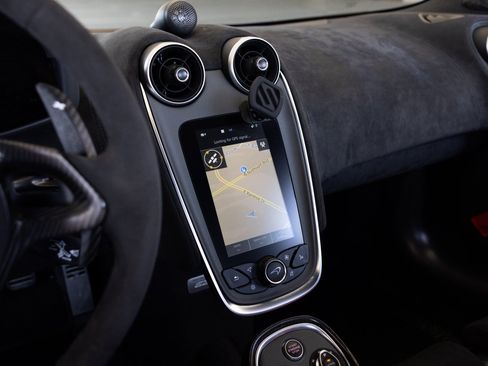 Used 2020 McLaren 620R RWD image 50