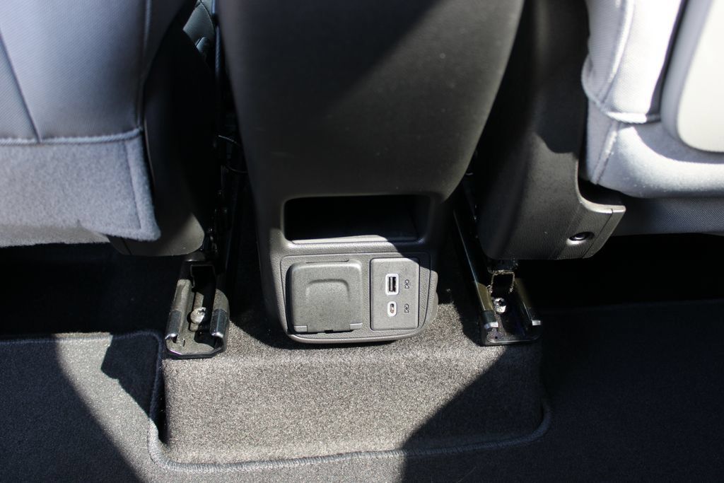 Used 2021 Chevrolet TrailBlazer LT w/ Convenience Package FWD image 34