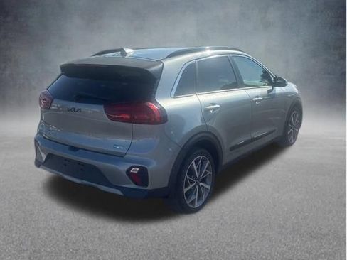 Used 2022 Kia Niro Touring Special Edition FWD image 9