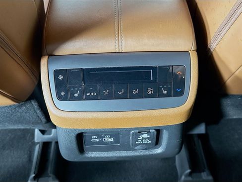 Used 2023 Nissan Pathfinder Platinum image 27