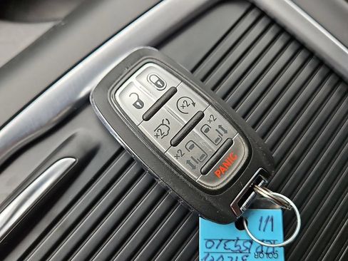 Used 2024 Chrysler Pacifica Touring-L FWD image 22