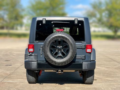 Used 2018 Jeep Wrangler Unlimited Sport AWD/4WD image 7