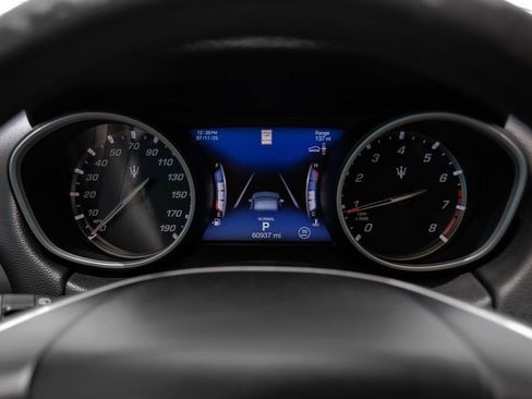 Used 2019 Maserati Levante image 19