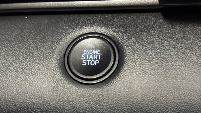 Certified 2025 Hyundai Elantra Sport FWD image 22