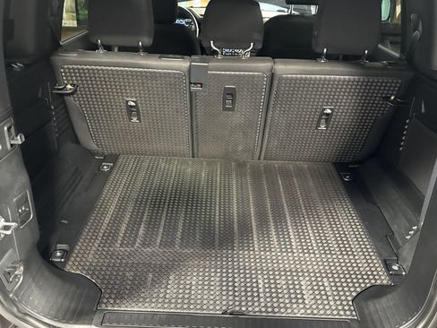 Used 2020 Land Rover Defender 110 AWD/4WD image 28