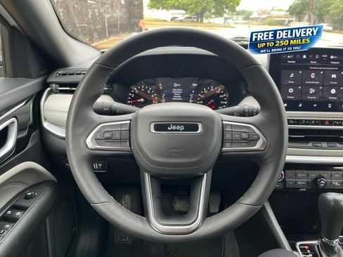 Used 2025 Jeep Compass Limited AWD/4WD image 27