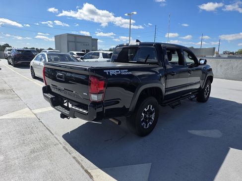 Used 2019 Toyota Tacoma TRD Off-Road w/ TRD Premium Off Road Package image 5
