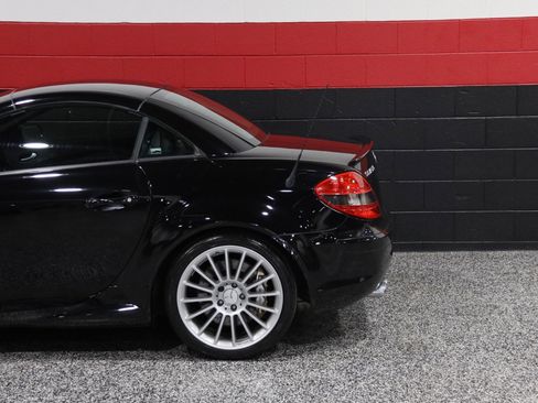 Used 2005 Mercedes-Benz SLK 55 AMG image 23