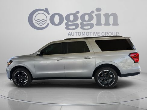 Used 2024 Ford Expedition Max Limited RWD image 2
