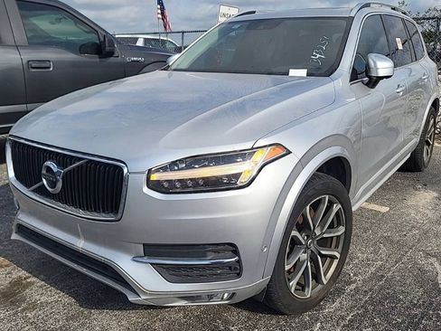 Used 2018 Volvo XC90 T5 Momentum w/ Convenience Package AWD/4WD image 3