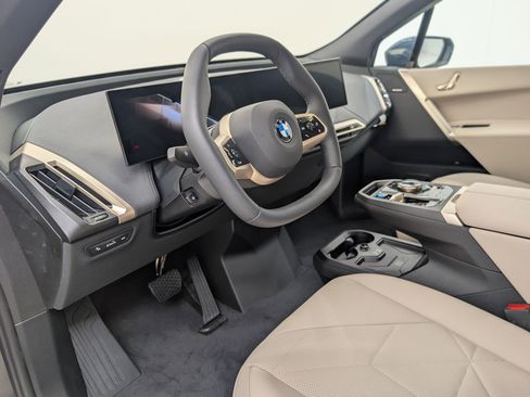 New 2026 BMW iX xDrive60 image 4