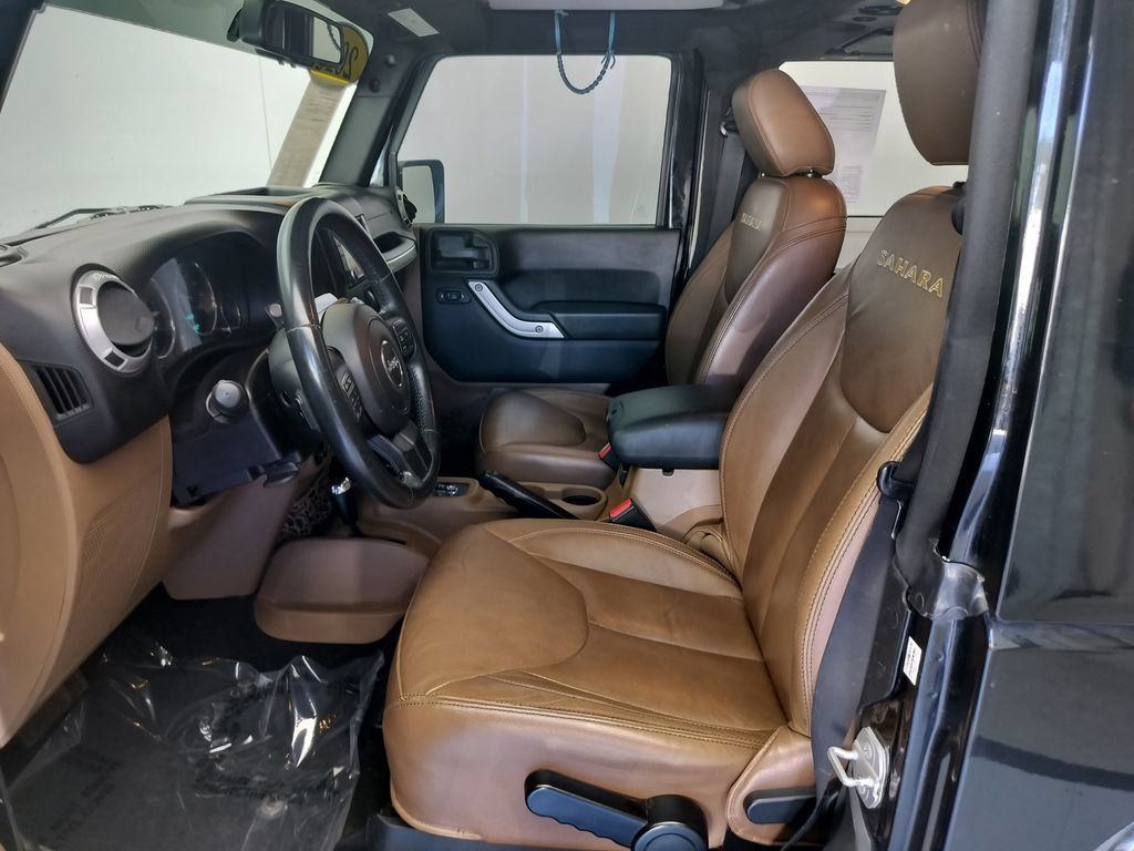 Used 2015 Jeep Wrangler Sahara w/ Connectivity Group AWD/4WD image 7