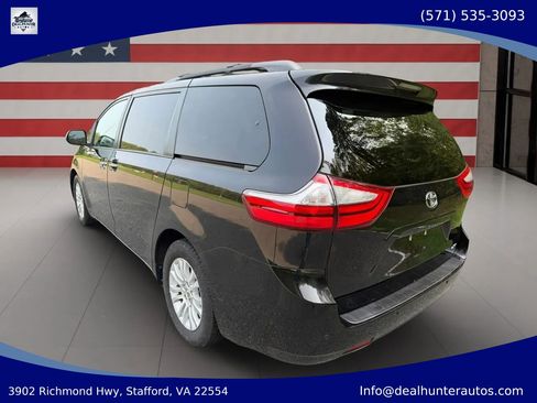 Used 2016 Toyota Sienna XLE Premium FWD image 7