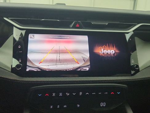New 2026 Jeep Cherokee Limited AWD/4WD image 24