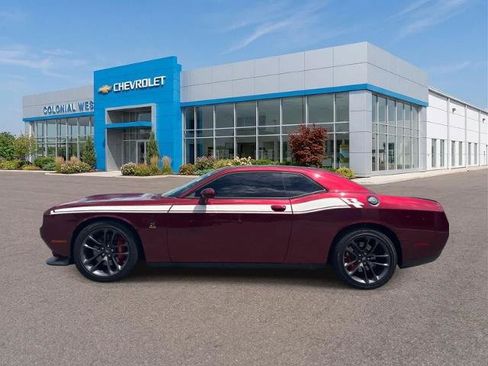 Used 2022 Dodge Challenger R/T Scat Pack RWD image 3