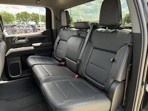 Used 2026 GMC Sierra 1500 SLT AWD/4WD image 29
