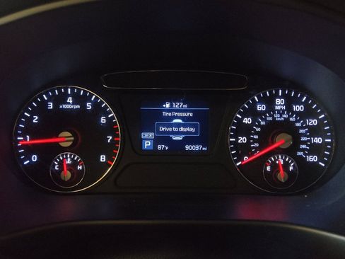 Used 2019 Kia Sorento FWD image 23