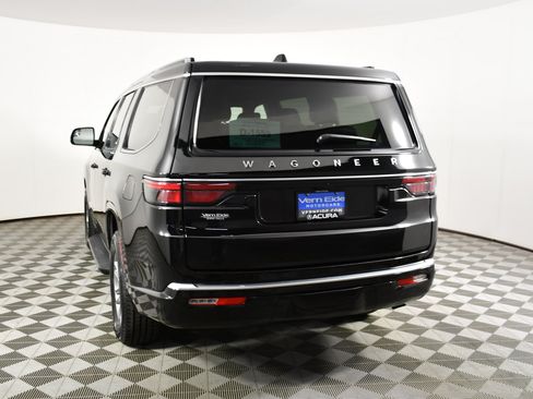 Used 2024 Jeep Wagoneer 4WD w/ HD Trailer Tow Package image 7