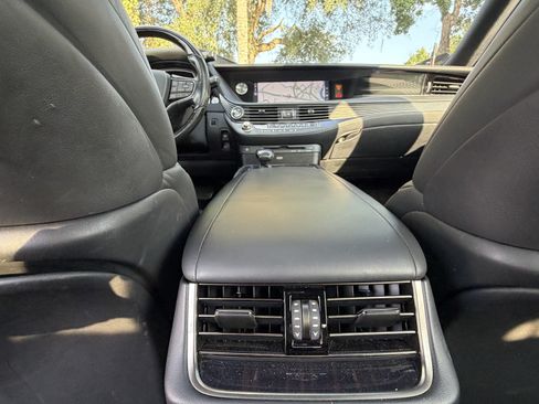 Used 2018 Lexus LS 500 w/ Interior Upgrade Package RWD image 40