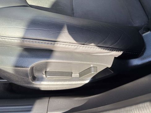 Used 2019 MAZDA CX-5 Touring image 16