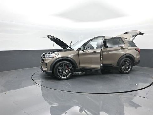 New 2026 Ford Explorer ST w/ Sun And Sound Package image 42