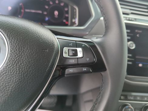 Used 2020 Volkswagen Tiguan SEL AWD/4WD image 45
