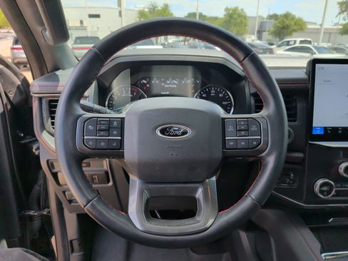 Used 2023 Ford Expedition Limited AWD/4WD image 18