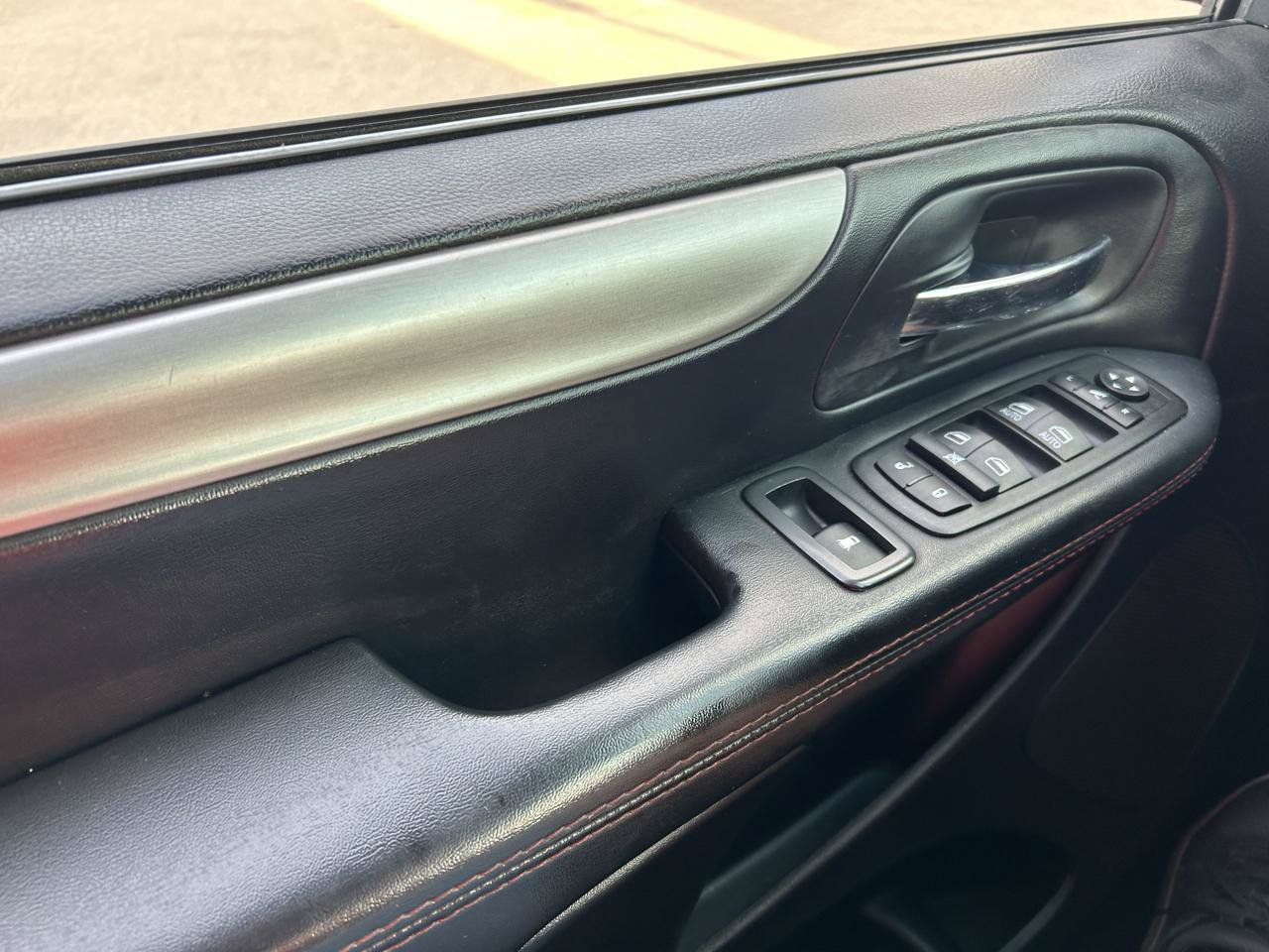 Used 2018 Dodge Grand Caravan GT FWD image 25