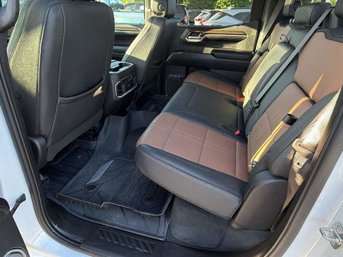 Certified 2023 Chevrolet Silverado 1500 High Country w/ High Country Premium Package AWD/4WD image 21