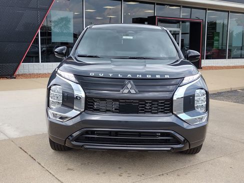 New 2026 Mitsubishi Outlander LE AWD/4WD image 12