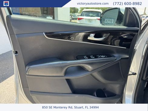 Used 2019 Kia Sorento FWD image 21
