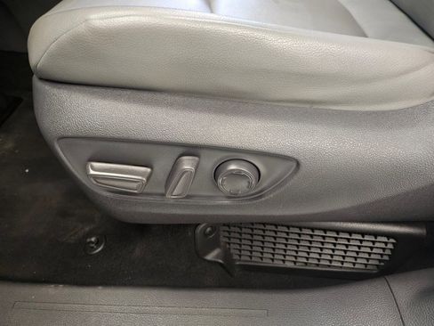 Used 2021 Toyota Sienna XLE image 26