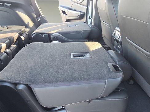 Used 2023 GMC Acadia SLT image 21