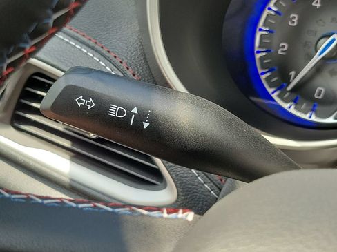 New 2027 Chrysler Pacifica Select FWD image 16