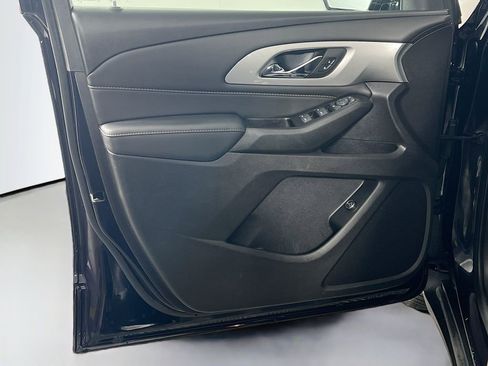 Used 2020 Chevrolet Traverse LT w/ Driver Confidence II Package image 17