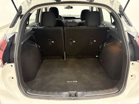 Used 2023 Nissan Kicks S FWD image 9