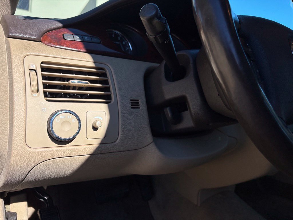 Used 2007 Buick Lucerne CXL FWD image 37