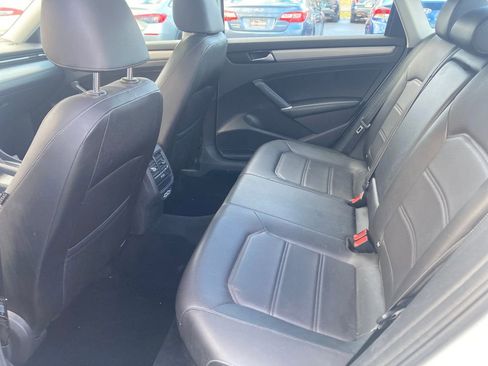 Used 2022 Volkswagen Passat 2.0T SE image 29