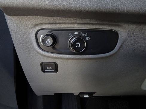 Used 2024 GMC Terrain SLE image 13