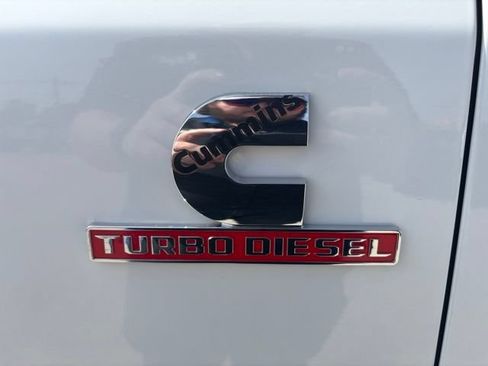 New 2026 RAM 3500 Laramie AWD/4WD image 12