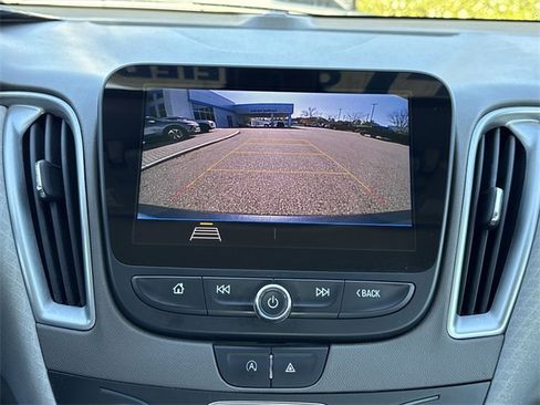 Used 2020 Chevrolet Malibu LS image 16