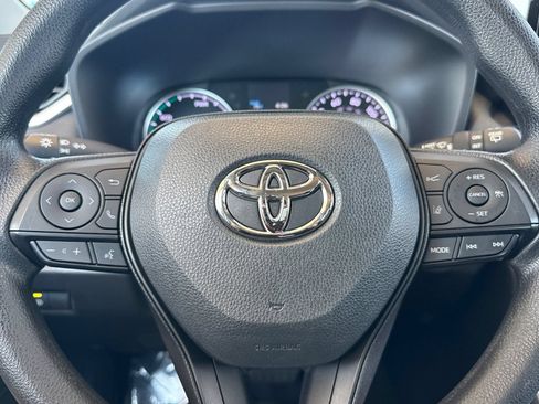 Certified 2022 Toyota RAV4 XLE AWD/4WD image 28