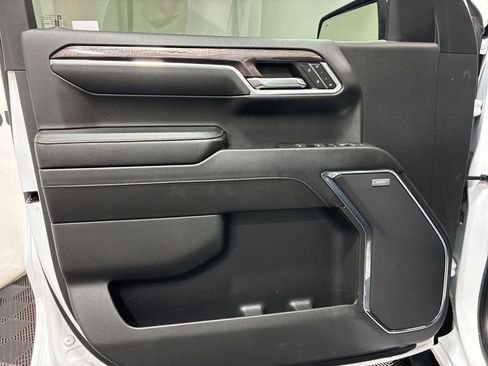 Used 2023 Chevrolet Silverado 1500 LTZ w/ LTZ Convenience Package II AWD/4WD image 20