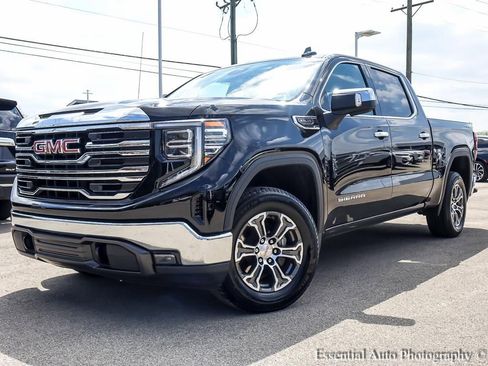 Used 2025 GMC Sierra 1500 SLT AWD/4WD image 2
