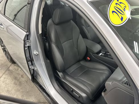Used 2025 Honda Accord Touring image 17