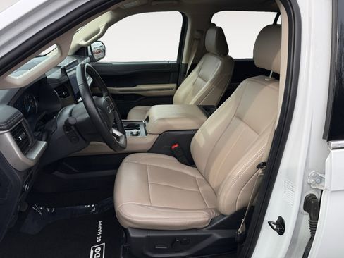 Certified 2024 Ford Expedition Max XLT image 10