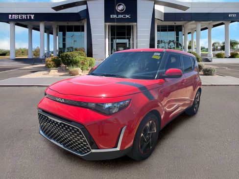 Used 2023 Kia Soul EX FWD image 4