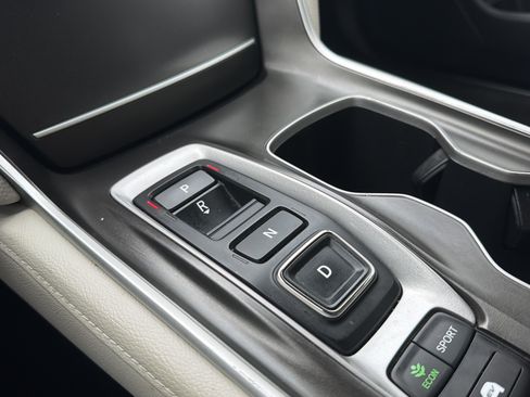 Certified 2018 Honda Accord Touring image 16
